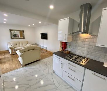 1 bedroom in a house share to rent - Photo 4