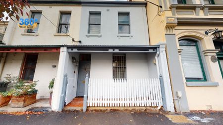 Charming 3-Bedroom Terrace in the Heart of Carlton - Photo 3