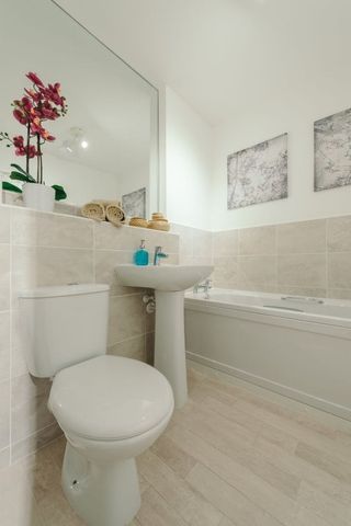 Springfield Gardens, Glasgow, G31 - Photo 5