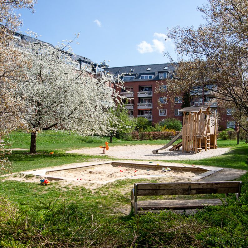 - Wohnung mit Parkett und Balkon - grüner Innenhof - Photo 1