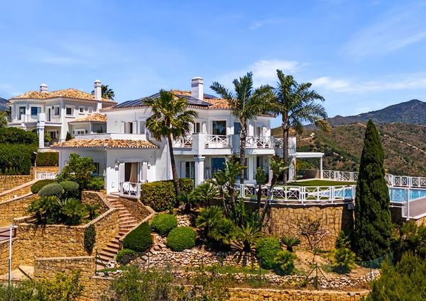 Luxury Villa for rent in Marbella Del Este, Andalusia
