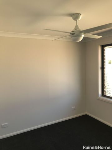 NEAR NEW 4 BEDROOM HOME - Photo 3