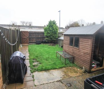 Cromes Place, Badersfield - Photo 5