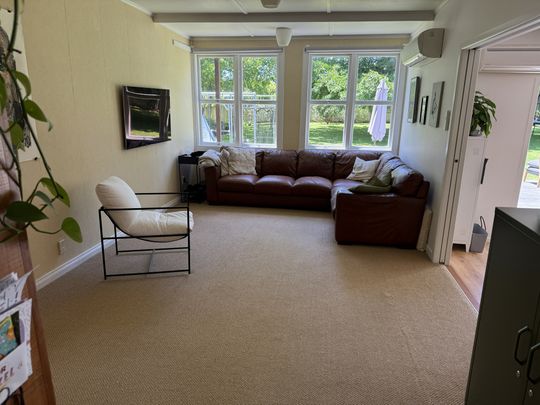 3 Bedrooms - SHORT TERM - Photo 1