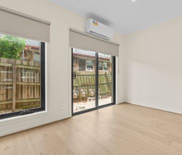 **REGISTER TO INSPECT VIA REALESTATE.COM.AU LINK & PHOTO ID MUST BE... - Photo 6