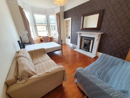 24 Bruntsfield Gardens, Bruntsfield, EH10 4EA, Edinburgh - Photo 3