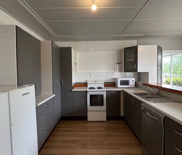 Wainuiomata 5 + Bedrooms - Photo 3