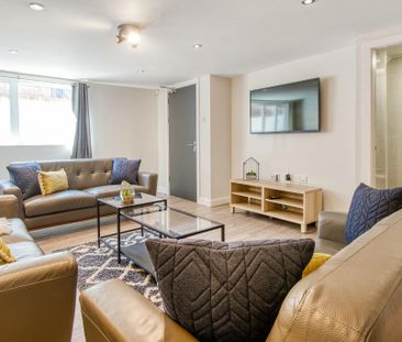1 bedroom in a house share to rent - Photo 2