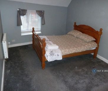 2 bedroom semi-detached house to rent - Photo 3