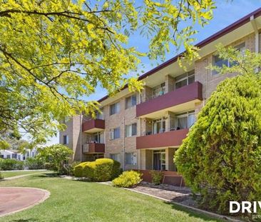 Perfectly Positioned 1-Bedroom Unit in Wembley - Photo 2