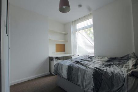 6 bedroom property to rent - Photo 2