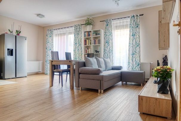 Apartament z ogrodem w dzielnicy willowej. 68 m² - Photo 1