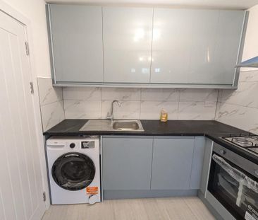 2 bedroom maisonette to rent - Photo 6