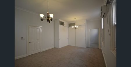 Centrally Located, Hidden Gem - Photo 2