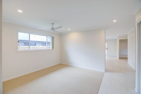 Brand-New Family Home in Park Lane Reserve! - Photo 2