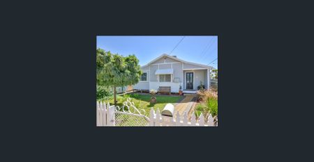 Charming Cottage with Modern Comforts - Photo 2