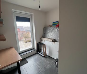 Zeer aangenaam 2SLP-appartement met 2 grote terrassen nabij de Bour... - Foto 2