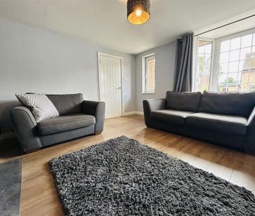 3 bedroom end of terrace house to rent - Photo 1