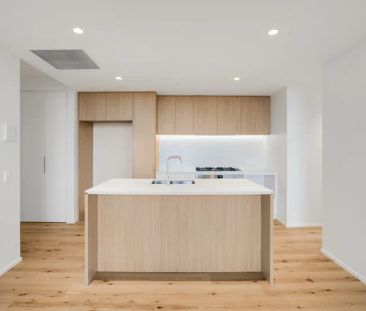 “Hi I’m New, Light and Bright” - Photo 5