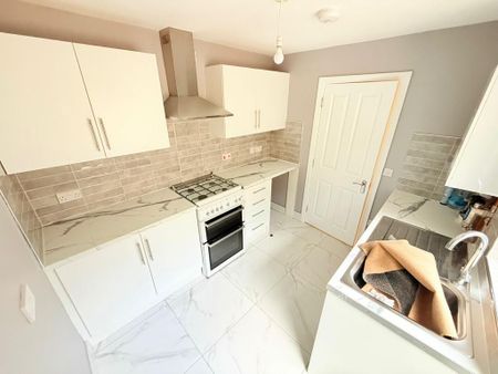 5 bedroom apartment to rent - Photo 4