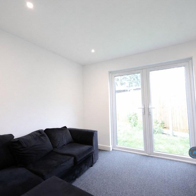 1 bedroom in a house share to rent - Photo 1