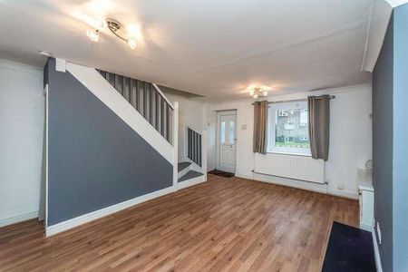 St Johns Crescent, NP10 - Photo 3