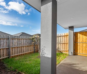 Spacious 2 Bedroom House in Melton South - Photo 3