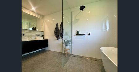 Spacious Family Home in Peaceful Cambewarra Village - Photo 5