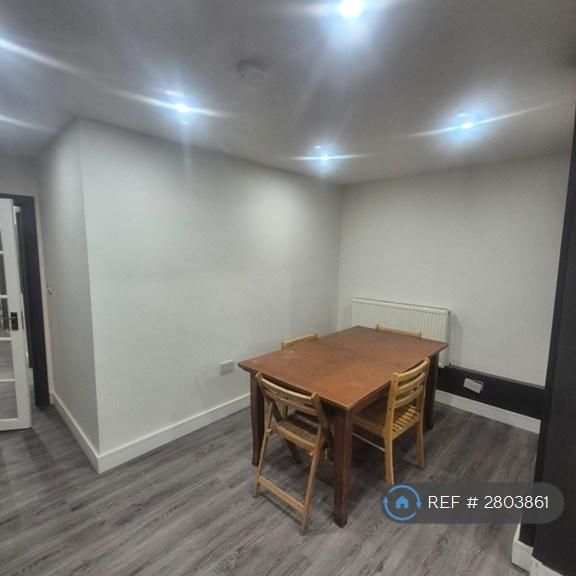 5 bedroom terraced house to rent - Photo 1