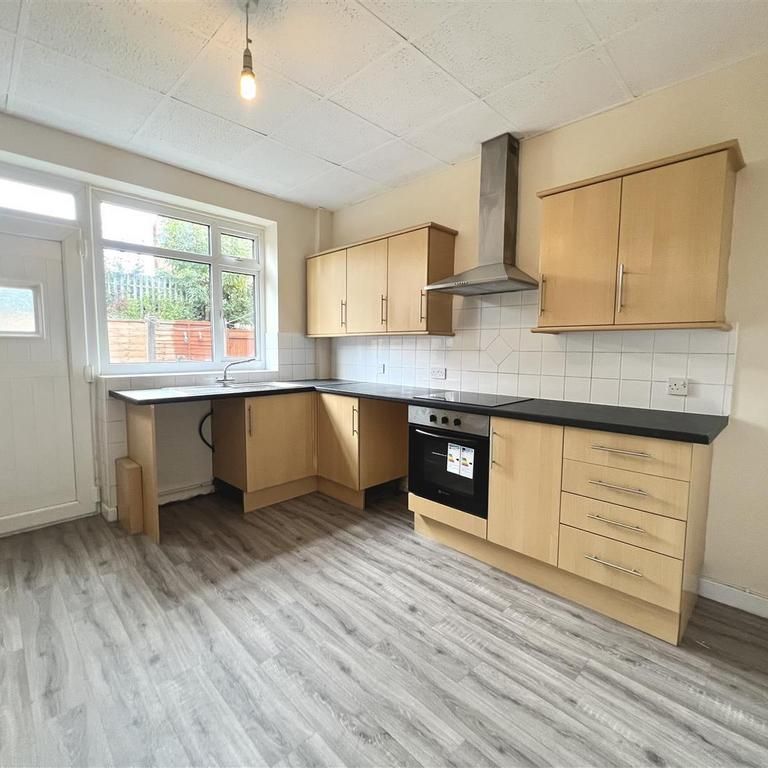 2 bedroom terraced house to rent - Photo 1