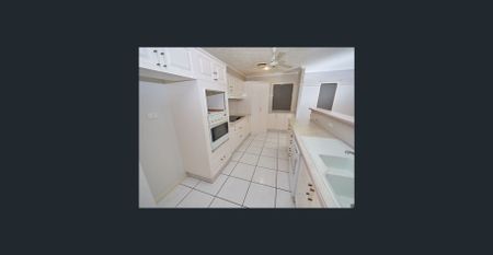 LARGE 4 BEDROOM HOUSE IN AN EXCELLENT LOCATION NEXT TO ANNANDALE CENTRAL - Photo 5