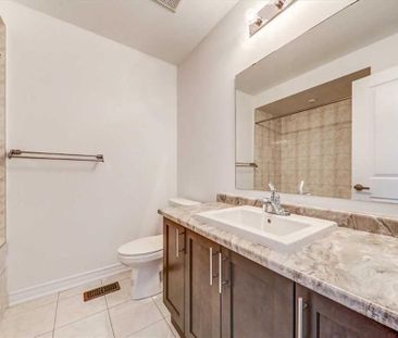 For Lease - 25 Jim Mortson Drive, East Gwillimbury, Ontario - Photo 5