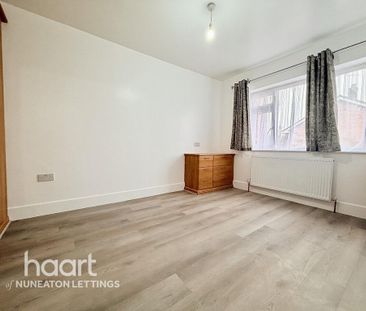 4 bedroom semi-detached house to rent - Photo 2