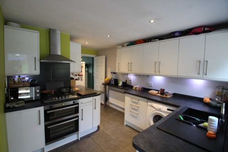 2 bed End of Terrace for rent - Photo 5