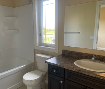 Main Floor 3 Bedroom Suite in Asquith - Photo 6 | Rentumo