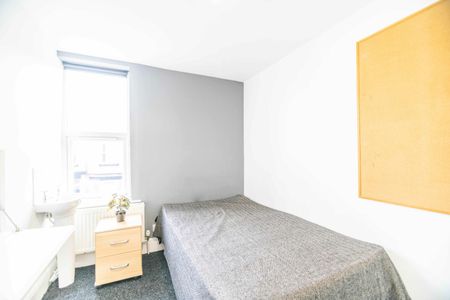 28 Siward Street - Photo 4