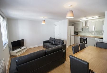 6 bedroom flat to rent - Photo 2