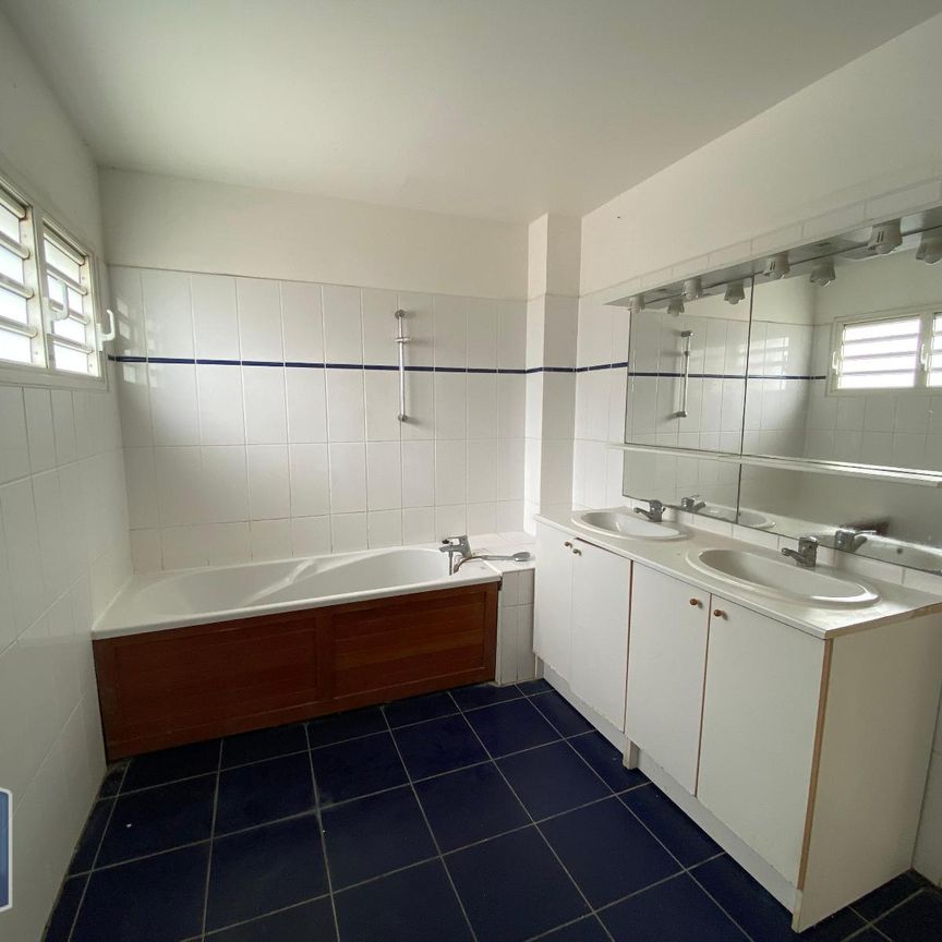 Location Appartement 5 pièces 129m² ST DENIS 97400 - Photo 1