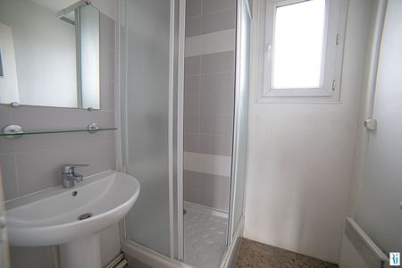 Location Appartement 3 pièces 59m² LE PETIT QUEVILLY 76140 - Photo 3
