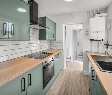 3 bedroom terraced house to rent - Photo 3