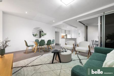 Fully furnished single room in a shared two-bedroom unit, prime location with all bills included - Photo 5