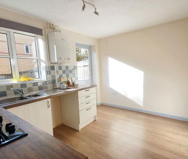 2 bedroom terraced house to rent - Photo 4