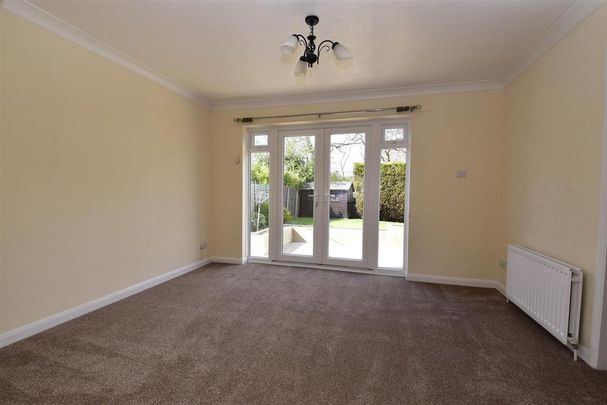 5 bedroom detached house to rent - Photo 1