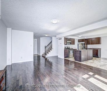 6 CASTLEBAY STREET - Photo 2