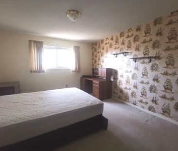 For Lease - 1330 Grand Boulevard, Oakville, Ontario - Photo 2