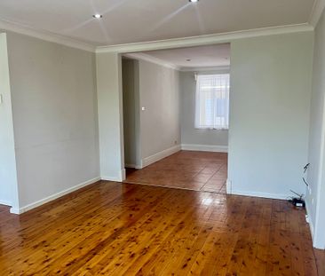 CONVENIENT LOCATION! - Photo 2