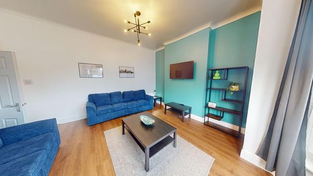 8 bedroom semi-detached house to rent - Photo 1