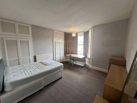 Livingstone Road, SO14 - Photo 3