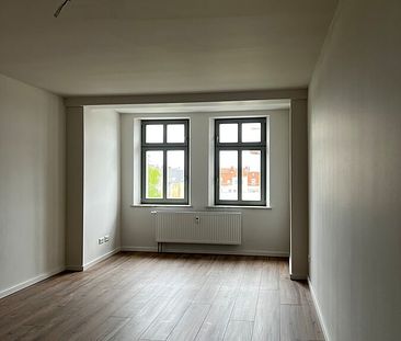 ERSTBEZUG nach Sanierung - großzügige 2-Raum Dachgeschosswohnung mit offener Küche - Foto 4
