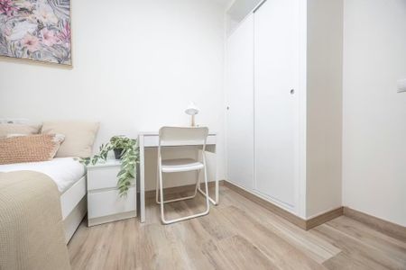 Avinguda de la Plata, Valencia, Valencian Community 46004 - Photo 2